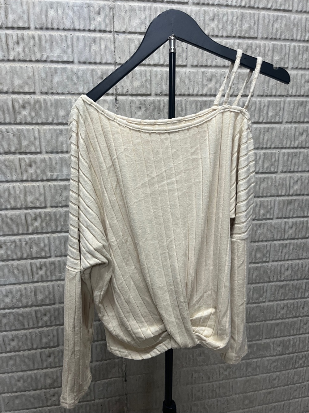 Cupshe Cream Ribbed One-Shoulder Knot Front Top - Picture 1 of 3